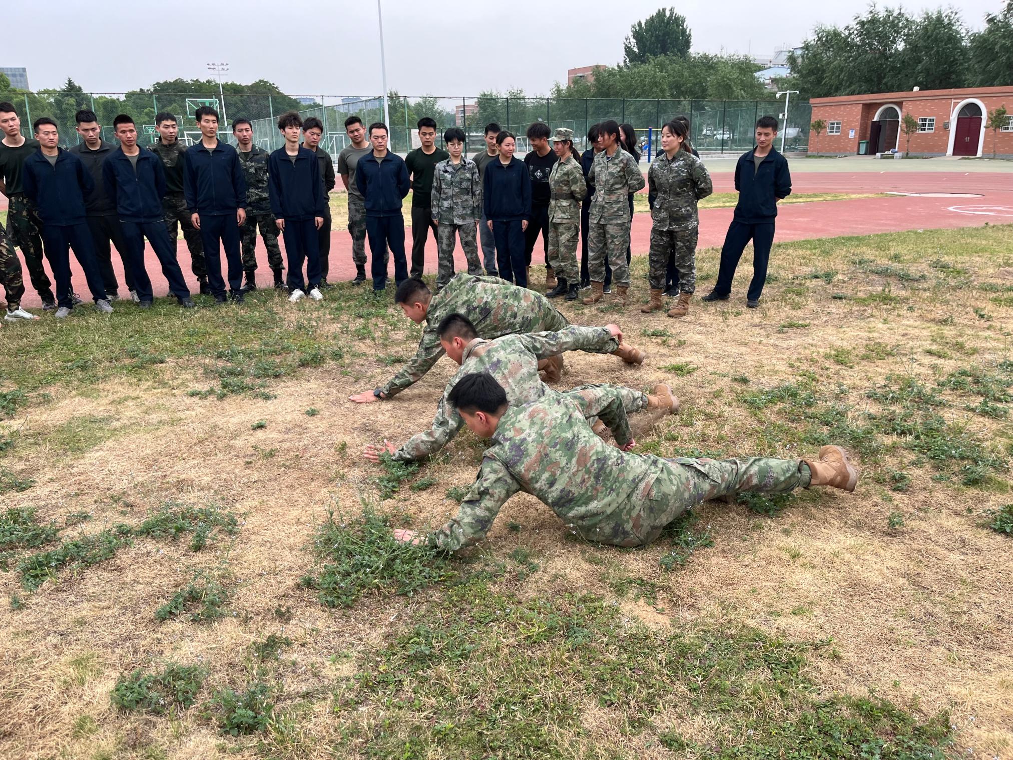 战术动作教学.jpg