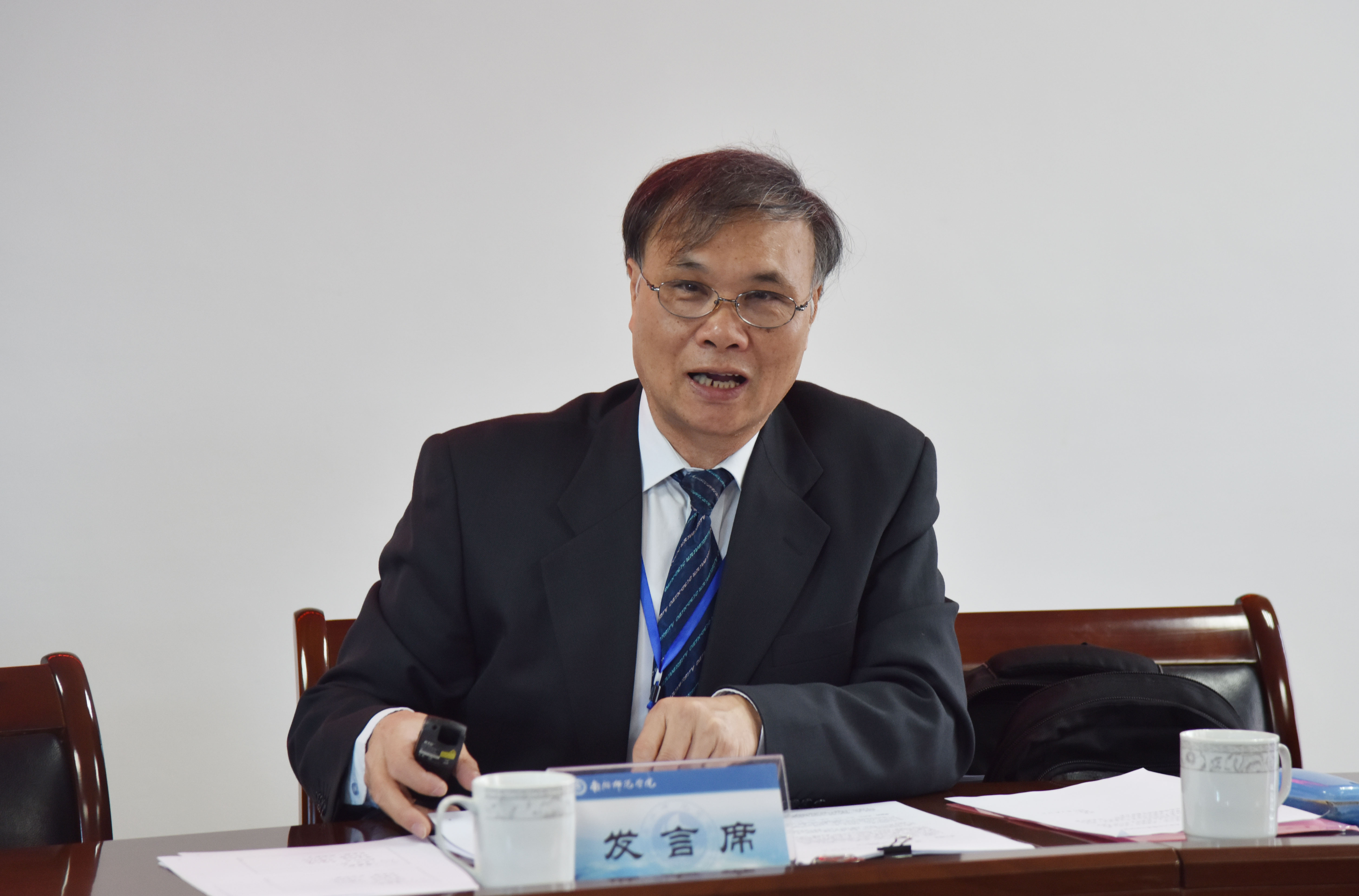 6首届国学（汉学）教育国际学术研讨会分会场三.JPG
