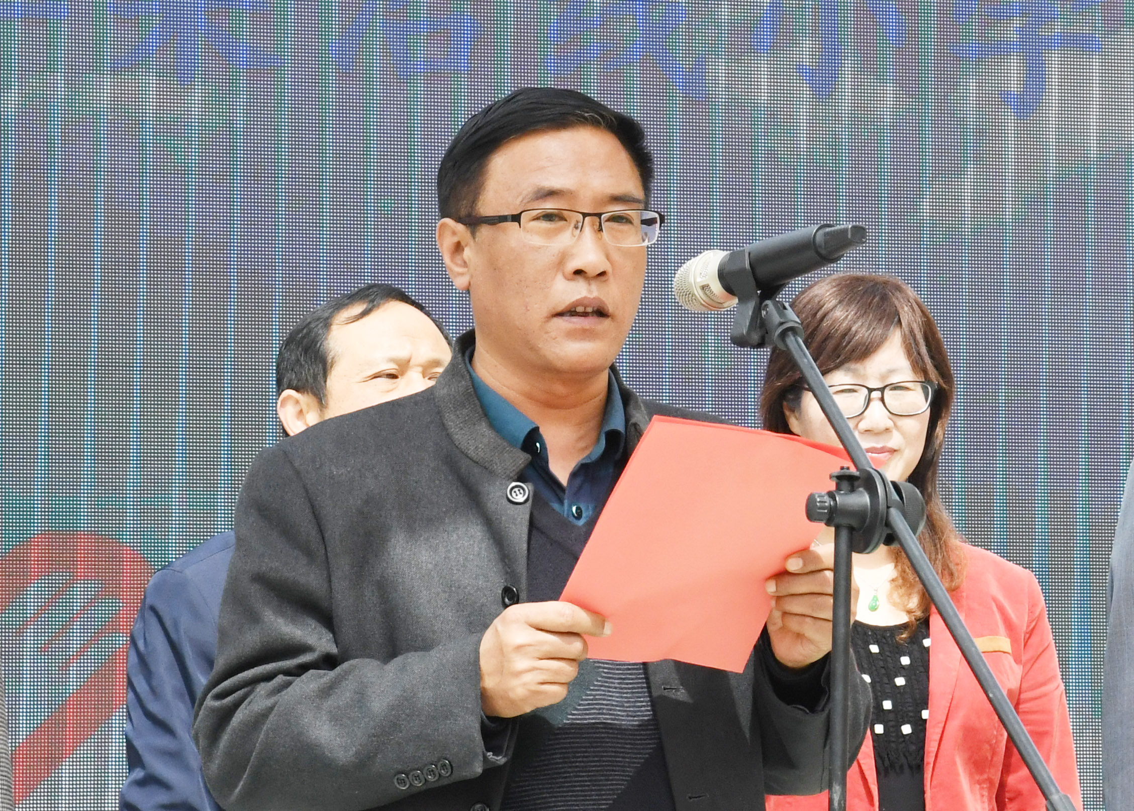 3淅川县马蹬镇第一中心小学校长李翼致辞.jpg