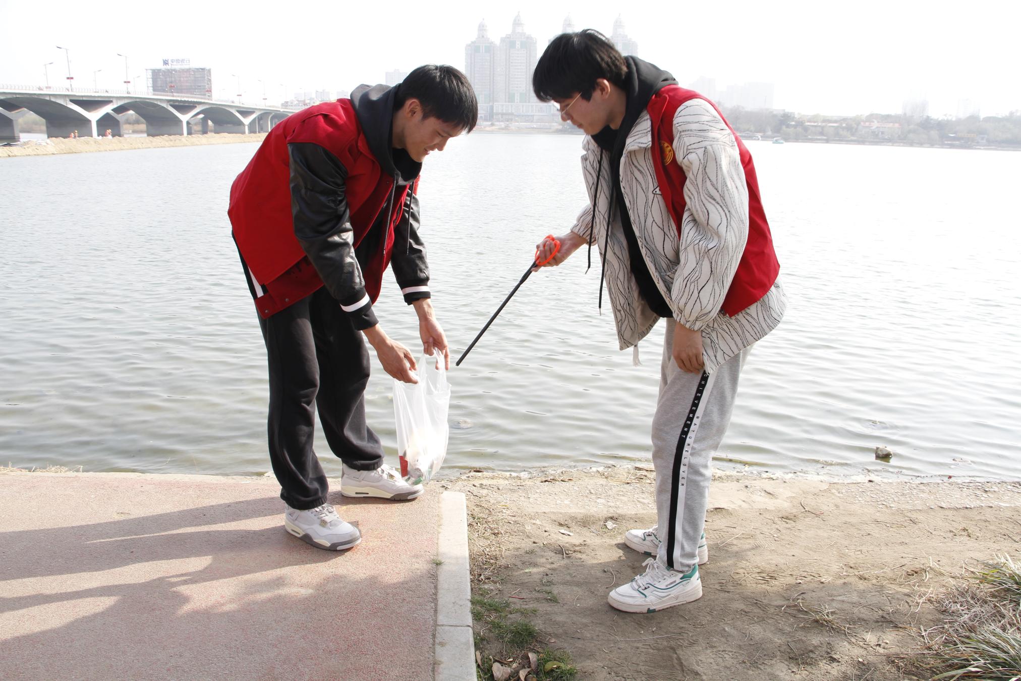 人工智能与软件工程学院.jpg