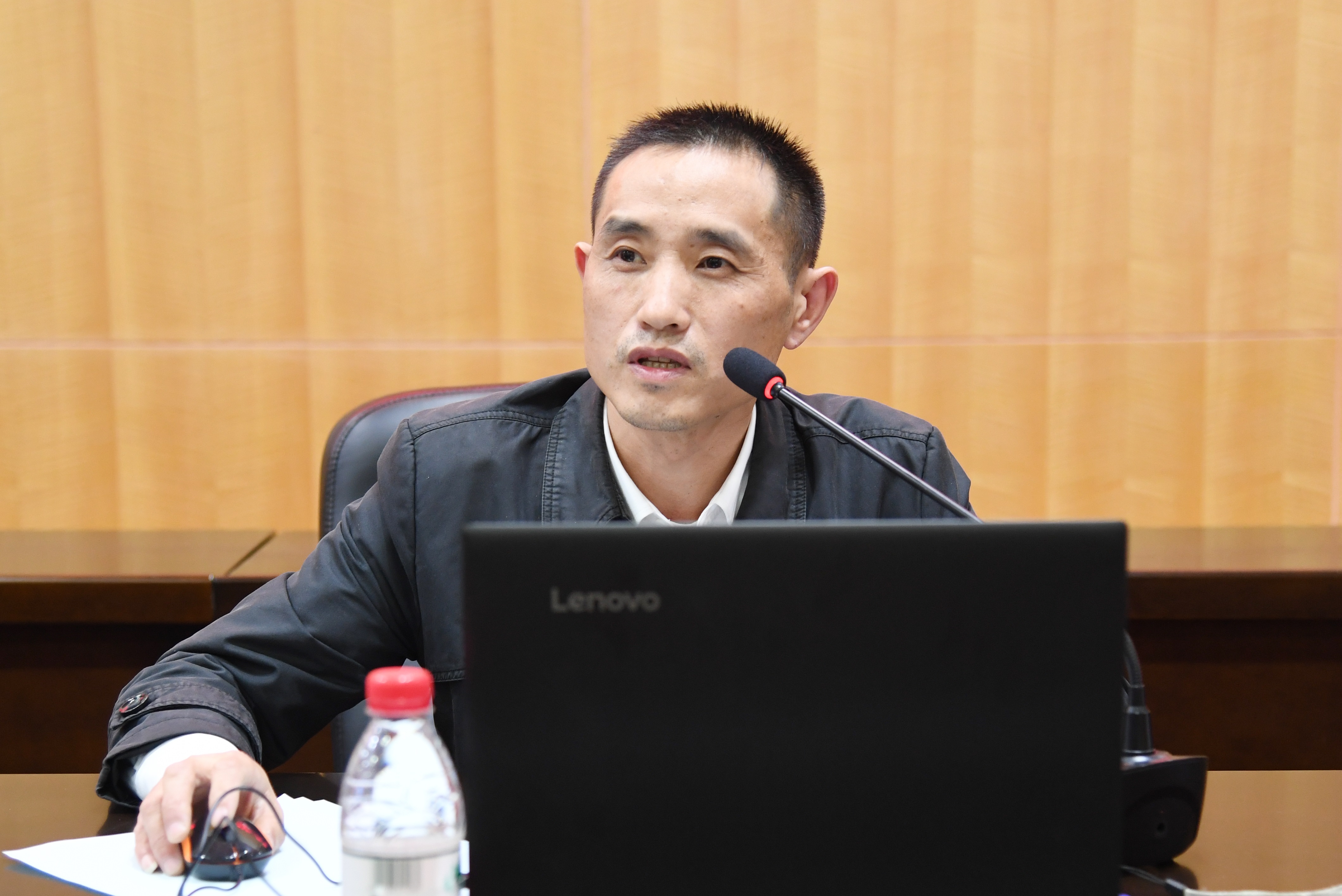 11长江大学李华平教授.JPG