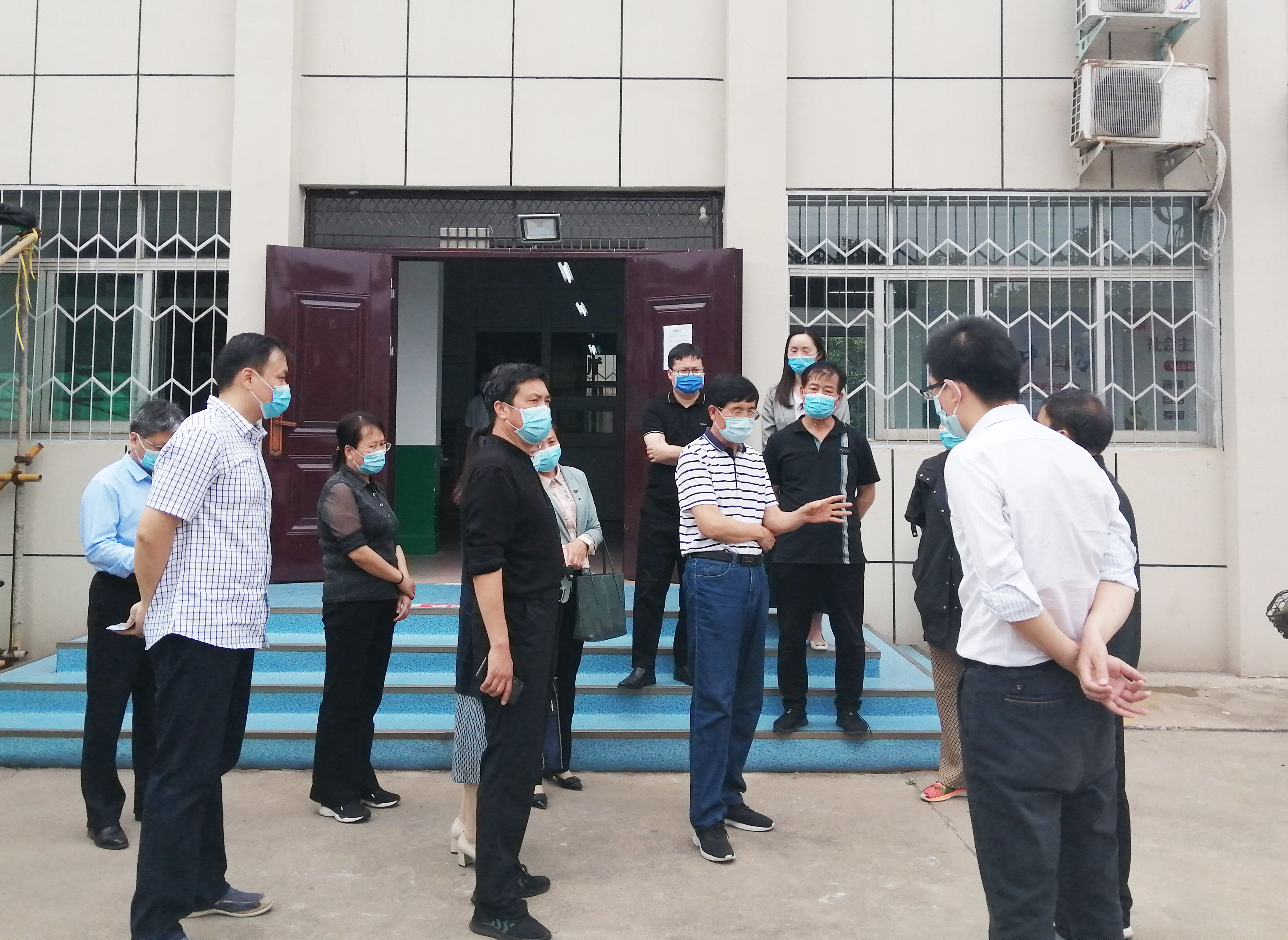 2.省新冠肺炎疫情防控和新冠病毒疫苗接种调研工作指导第五小组领导到校医院实地考察.jpg