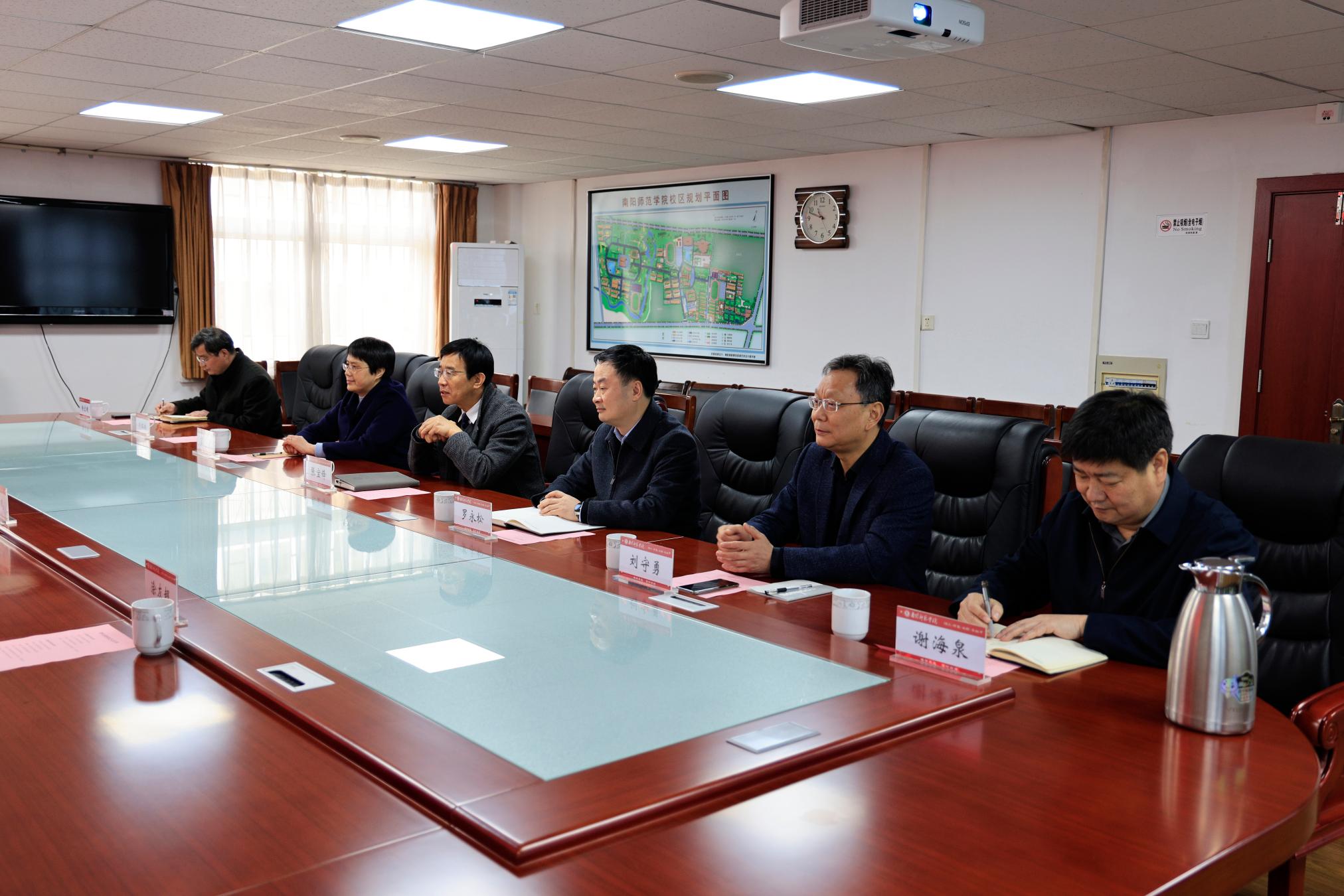 2会议现场.jpg