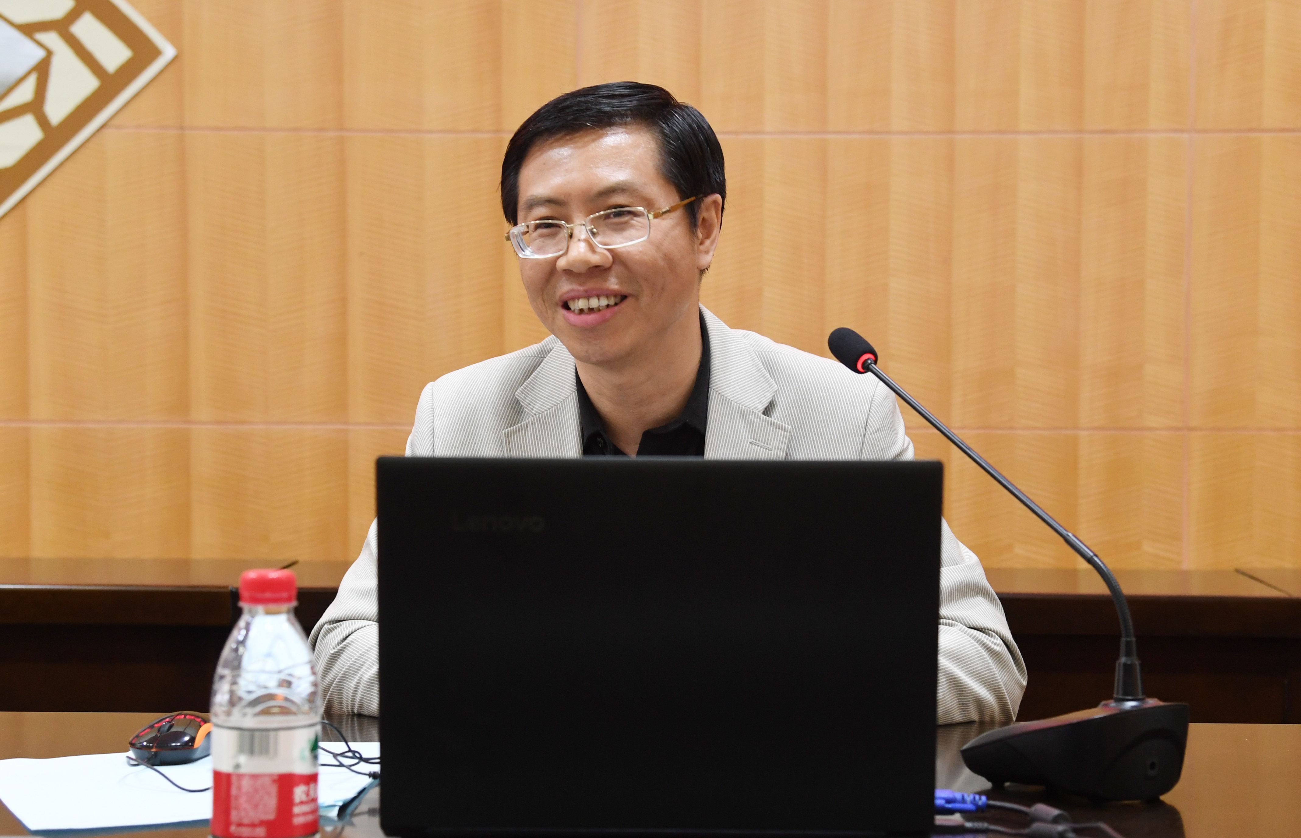 6中国戏曲学院裴喆教授.JPG
