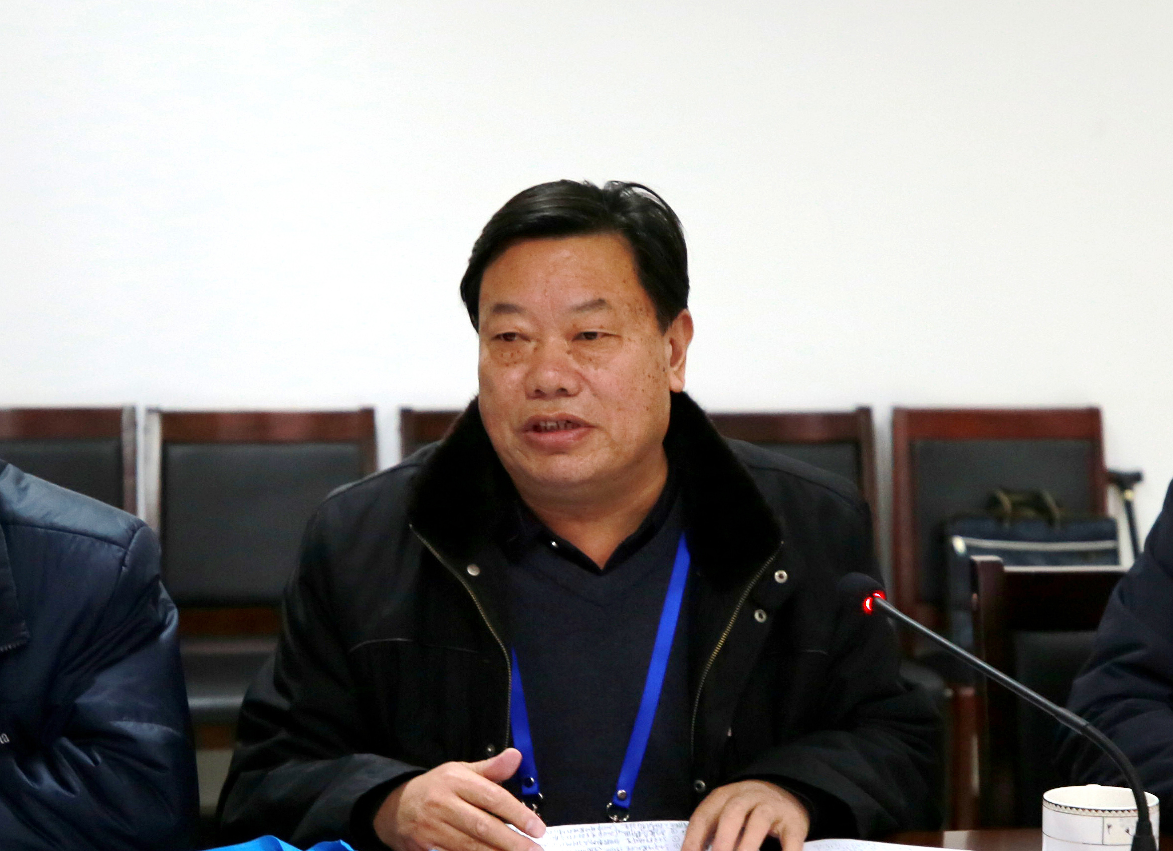 2Beat365官网党委副书记谢冰松作主题发言.jpg