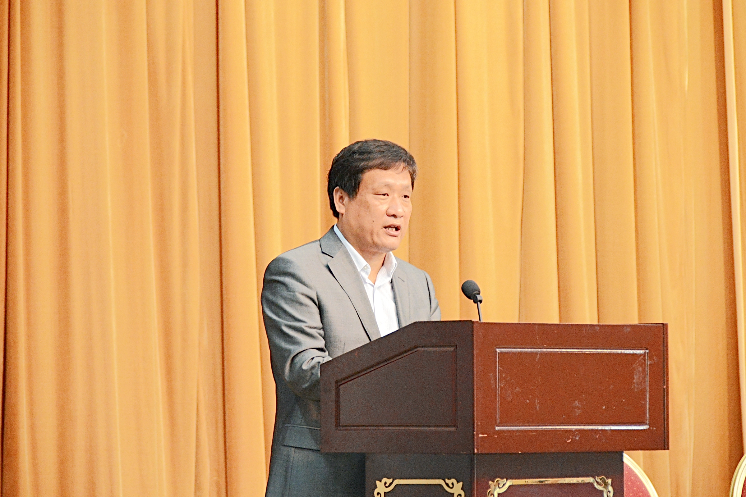 2党委书记黄荣杰作典型发言.jpg